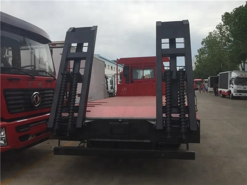 Long vehicle length and 8.5 ton weight road obstacle wrecker towing truck