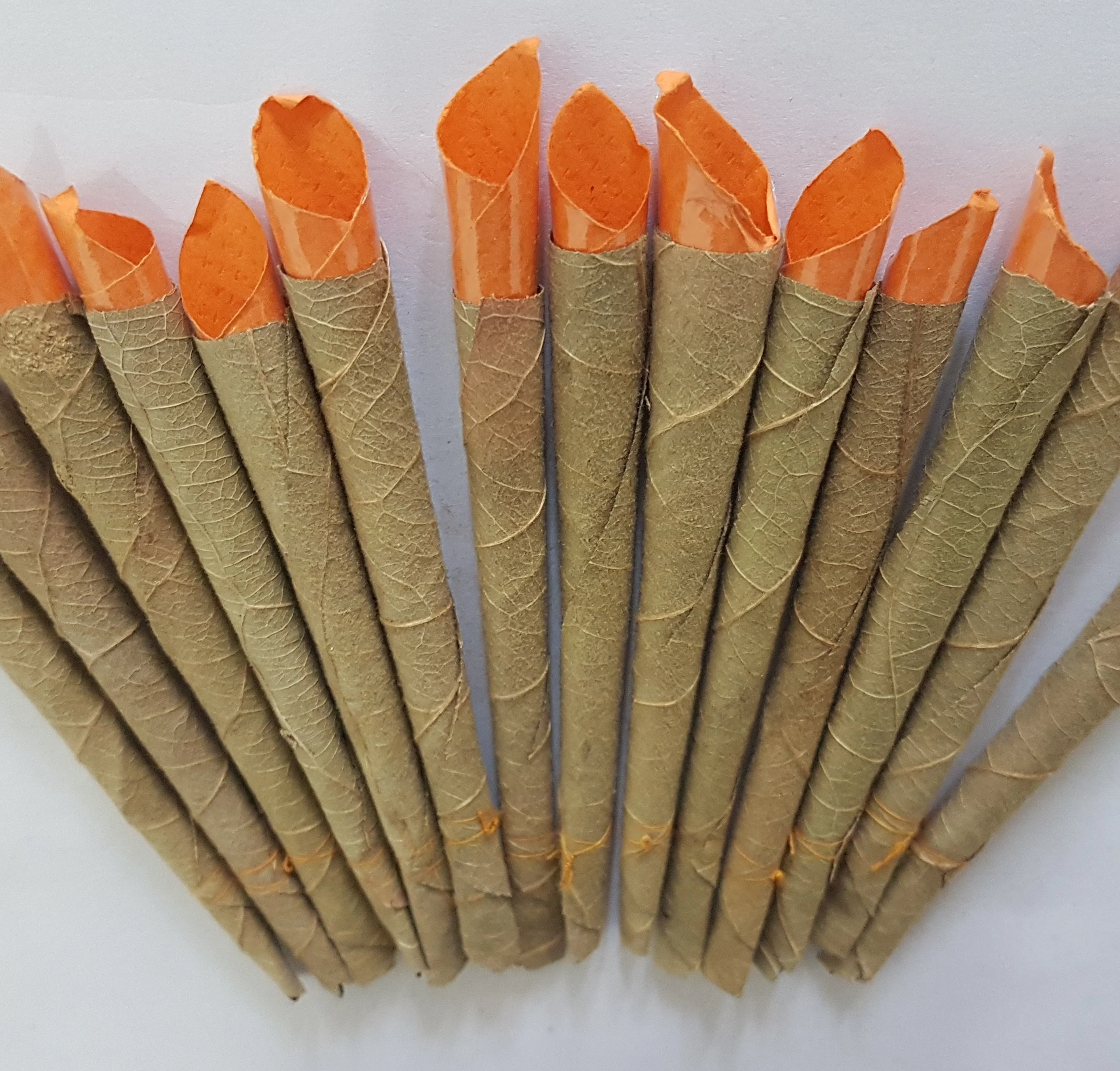 Рождественское предложение только для нефильтрованных рулонов листьев, ограниченный запас, предварительные рулоны для листьев, 100 шт. в упаковке, 88 мм