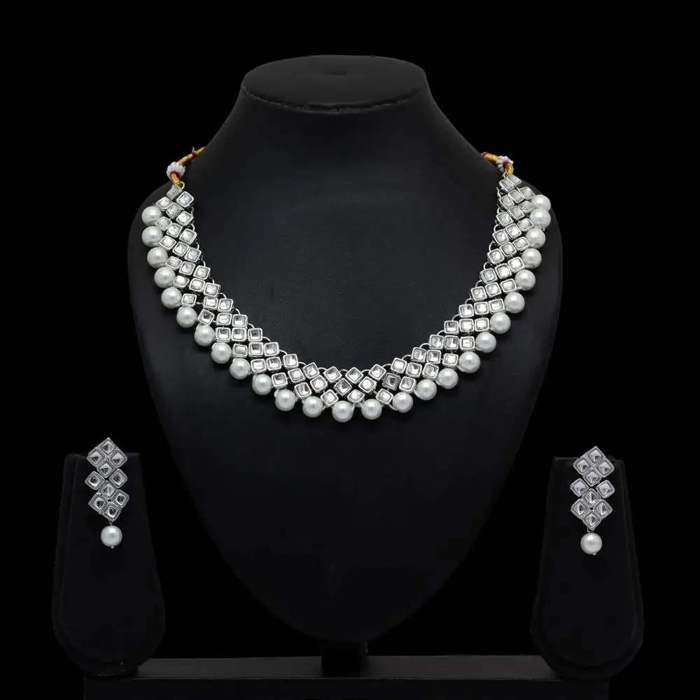 Rama Green Color Kundan Necklace With Earring