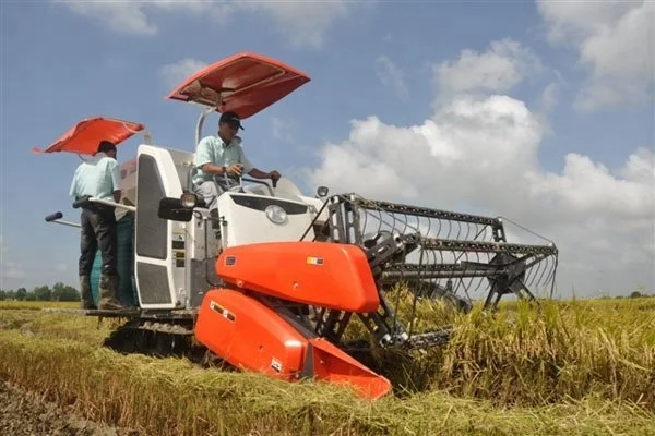 KUBOTA COMBINE HARVESTER DC70 FOR SALE