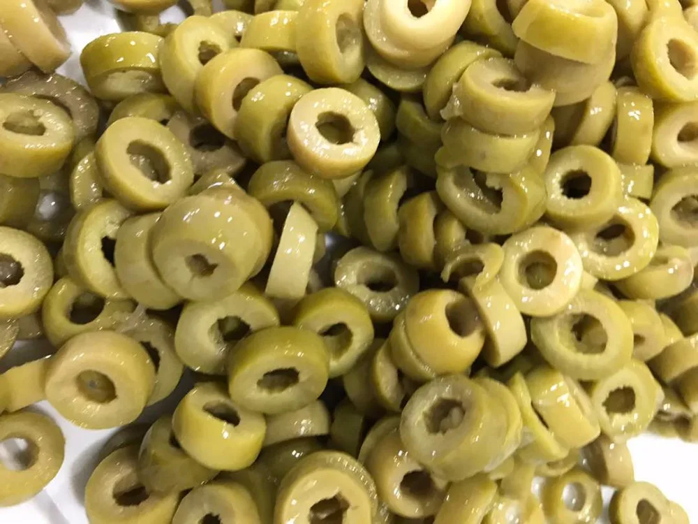 
Зеленые и черные оливки 