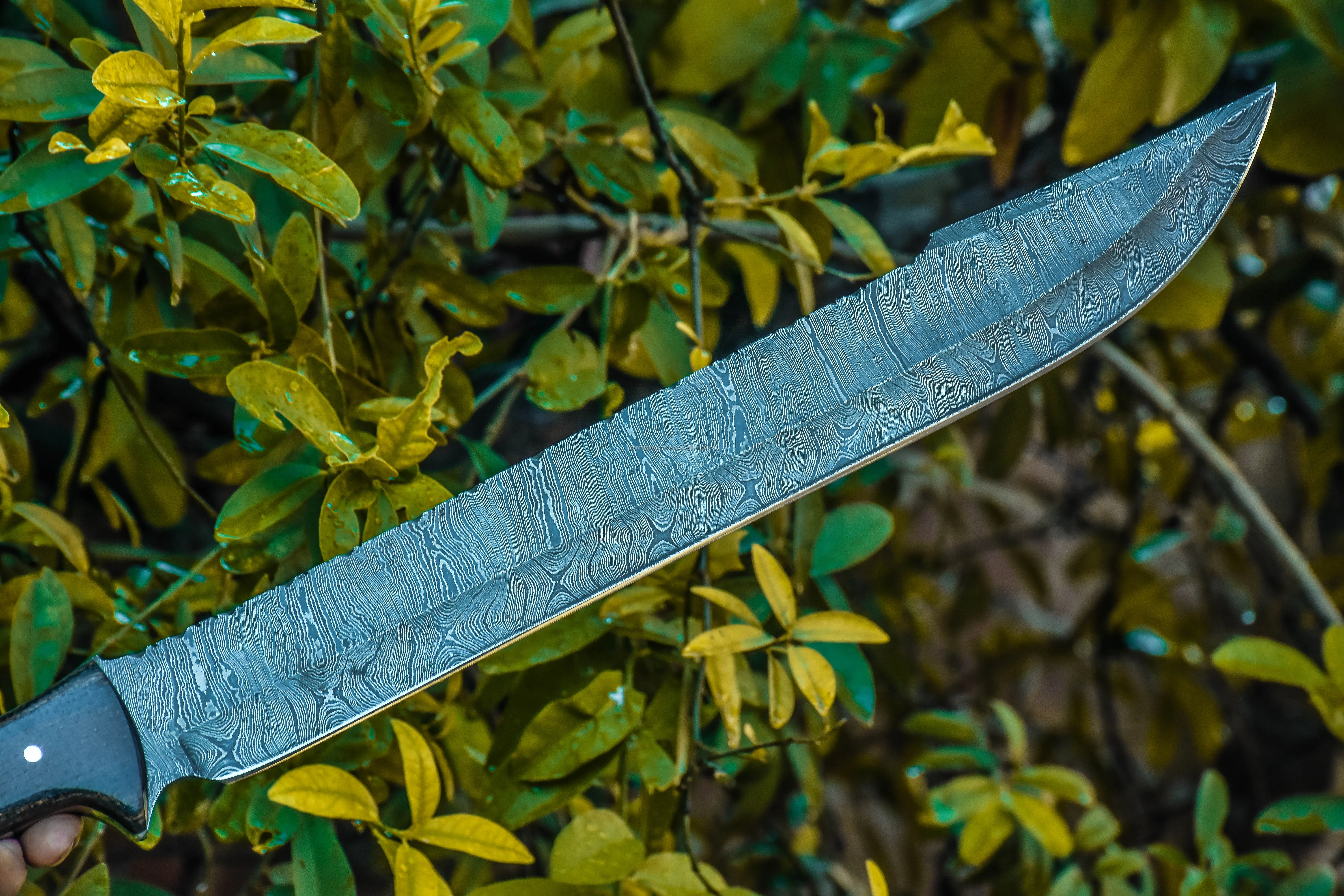 
Damascus steel handmade Tactical Outdoor Survival Sword 