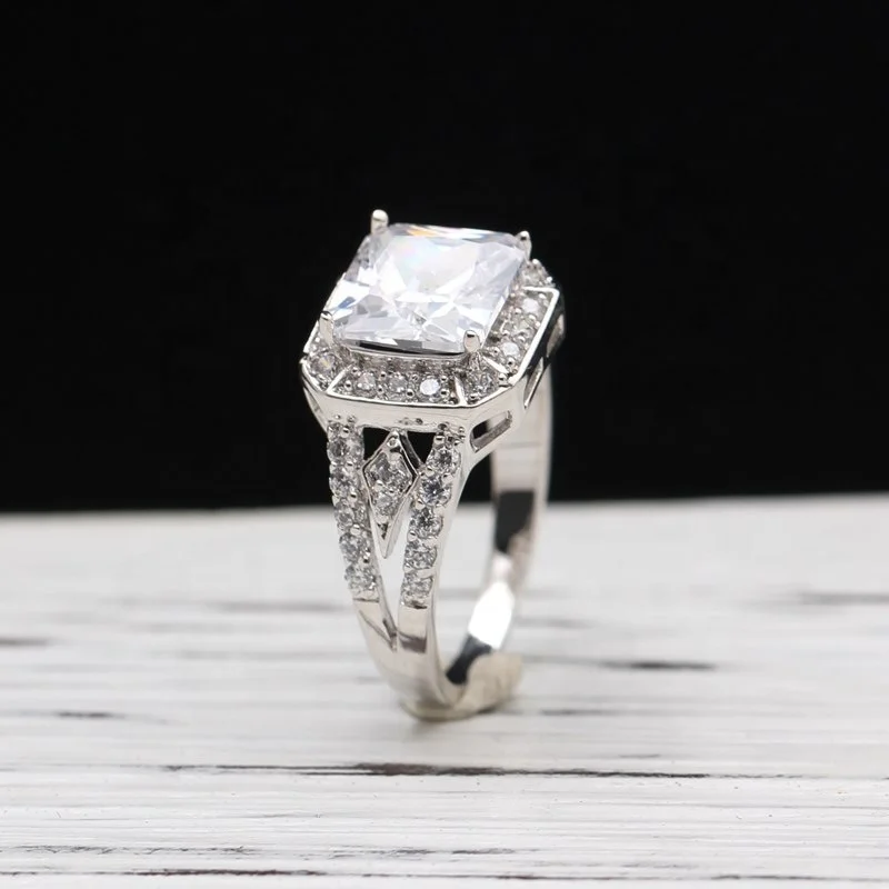 
2019 Large Stone Wedding Ring Cubic Zirconia Made with Small Rhinestone Band Silver Ring for Women 