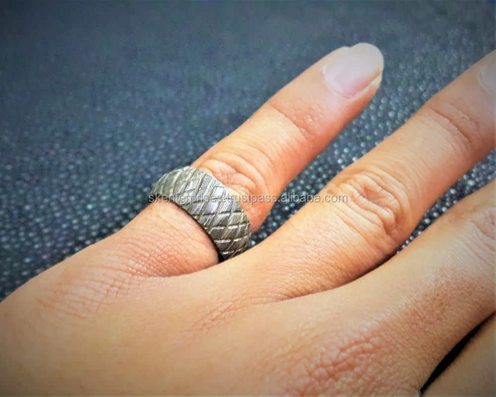 Beautiful Damascus Steel Couple Ring For Gift (File Work) Female Ring