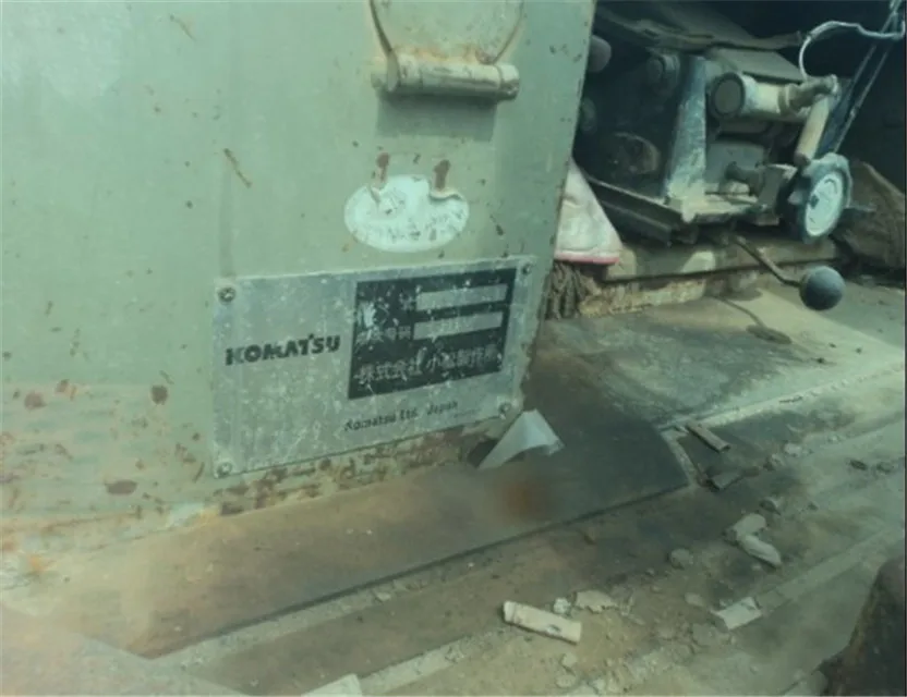 Low Price for Japanese Komatsu D85 d60 d65 220HP Capacity Crawler Bulldozer