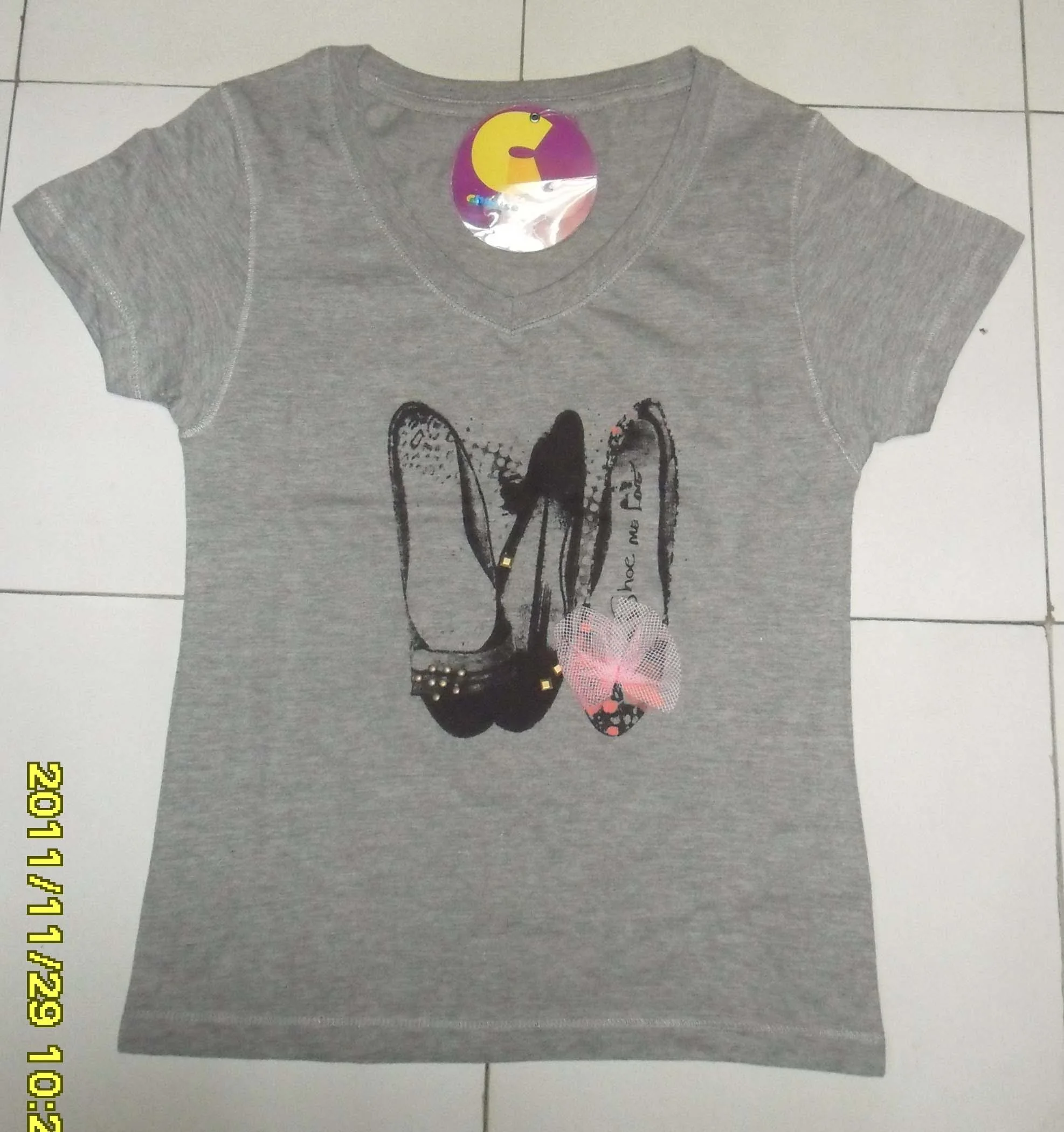 
Cheap price wholesale promotional 100% cotton plain v-neck t shirt . 