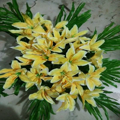 artificial real look flower bouquet in many colours and in very low price