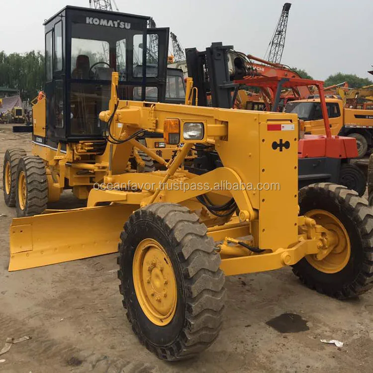 Недорогой Китайский автогрейдер Komatsu GD305 в Шанхае по низкой цене