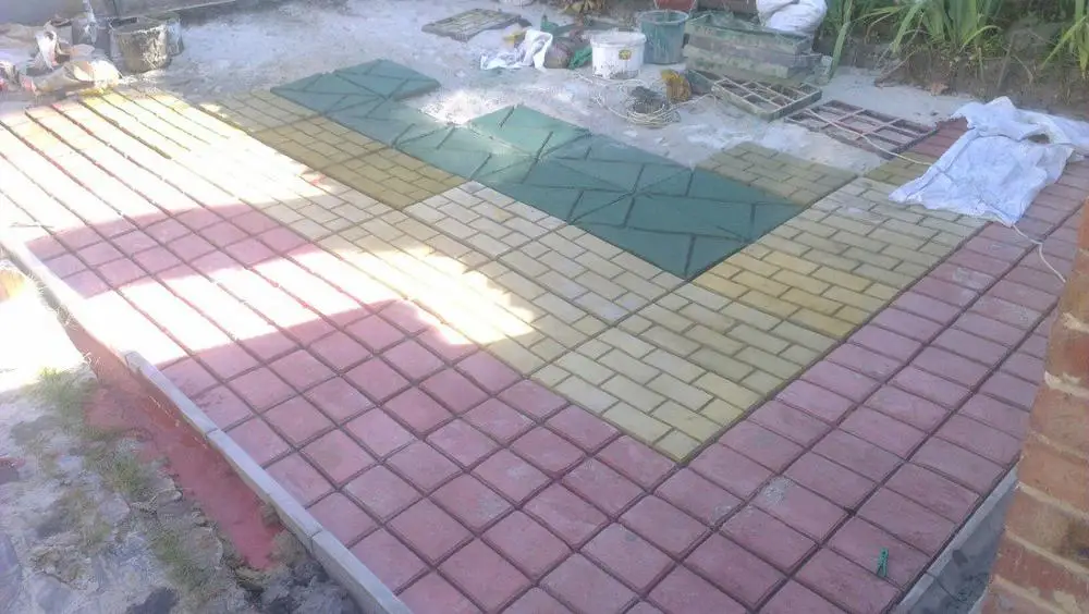 
Molds Plastic Household Appliance for Garden Path Old Town Hormusend UA 