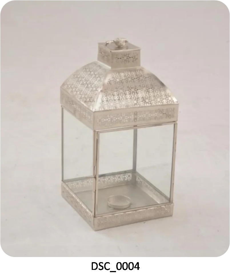 Custom Wholesale Clear Glass Candle Lantern Modern Luxury Decorative Simple Metal Lantern Glass Terrarium Gold Home Decoration