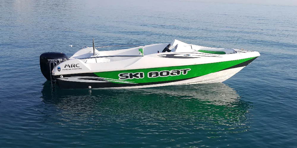 
SKI 19 - Sport Boat - Pleasure Craft 
