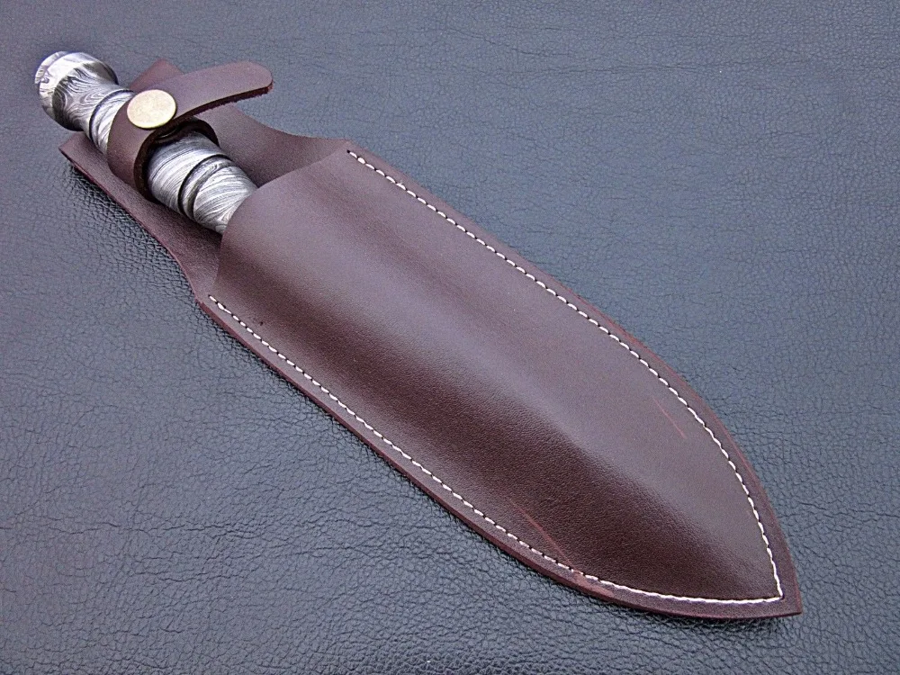 CUSTOM HAND FORGED Unique DAMASCUS HUNTING KNIFE SK-197