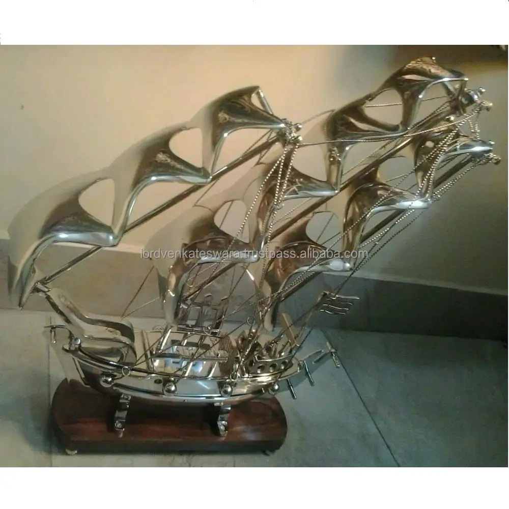 Винтажная модель корабля из латуни