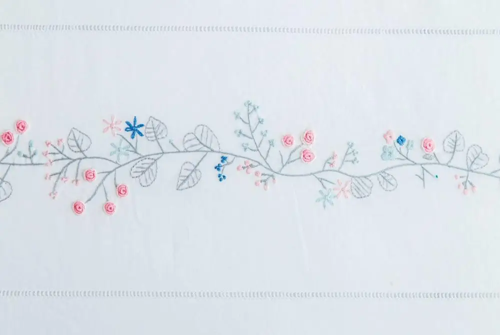 Flower Design Hand Embroidery King Size 100% Cotton Duvet Cover Hotel Bedsheet