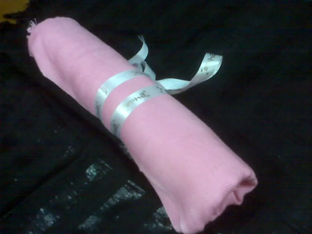 2024 Luxury Adult Luxury Pashmina Shawls Elegant 100% Viscose for Spring Soft and Comfortable for Wearing or Giving as Gift