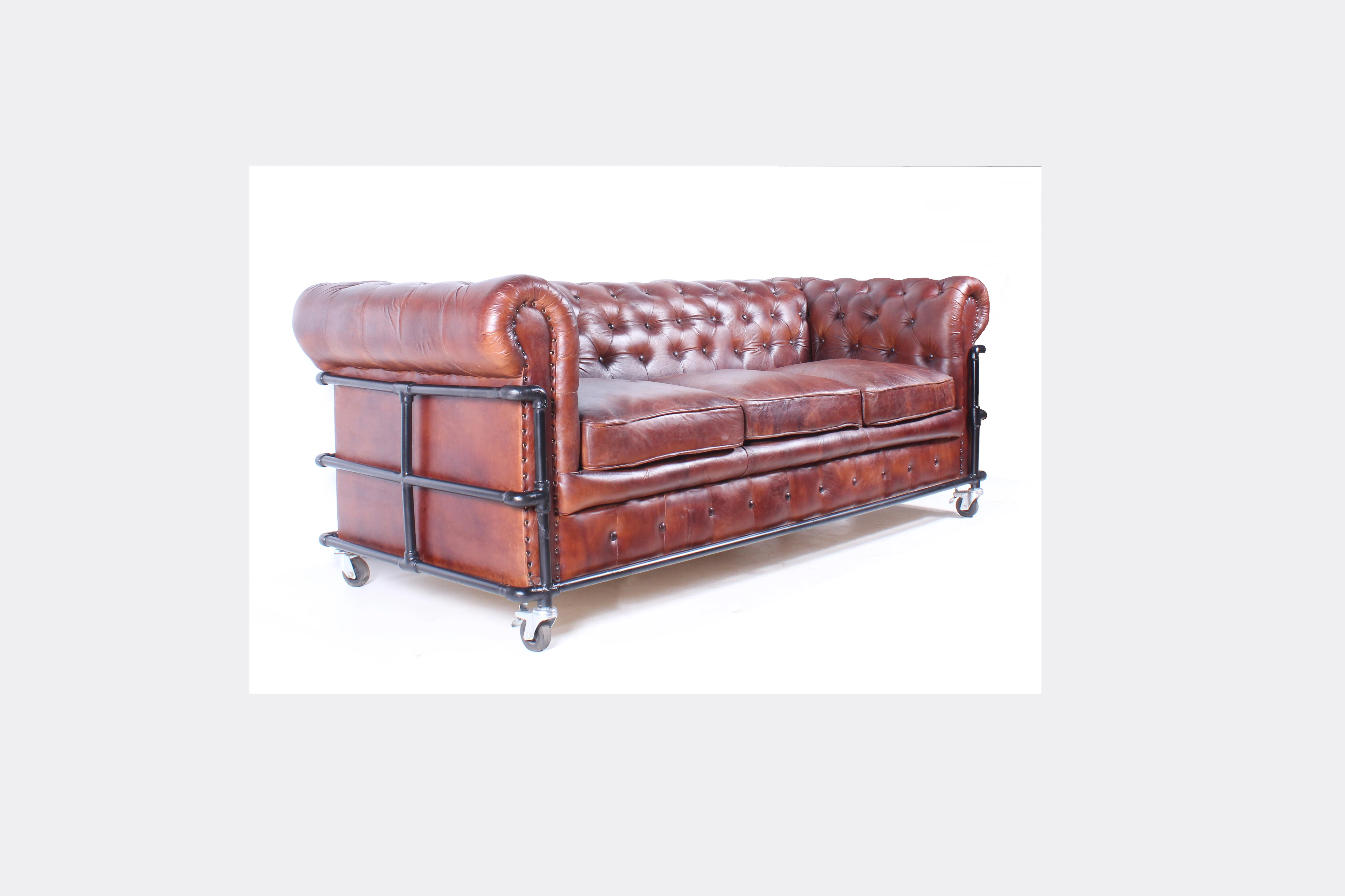 Удобный кожаный диван из кожи и манго дерева