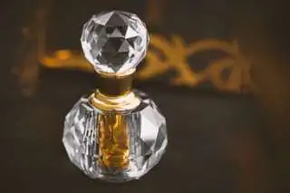 
Agarwood/Aloeswood/Eaglewood/Gaharu/Oud, Oudh Oil 100% high quality (Sweet Smell) 