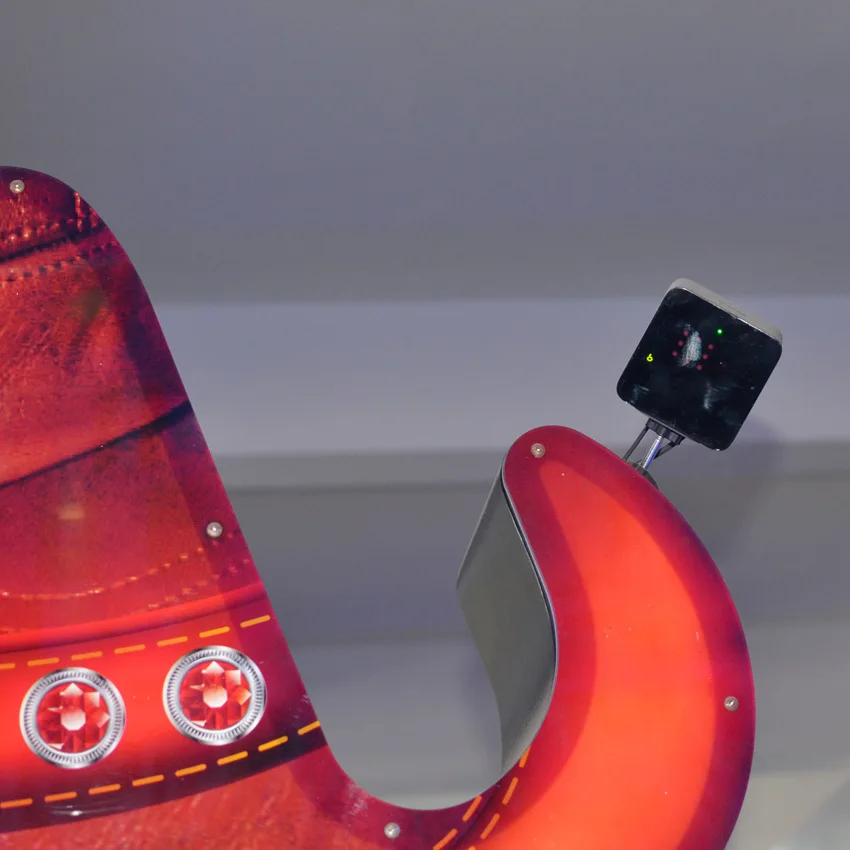 VR horse riding shooting simulator game with VR glass