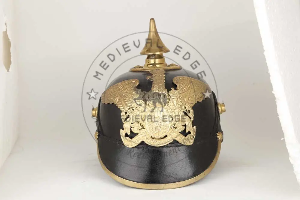 Немецкие кожаные шлемы Pickelhaube 18 века оптовая
