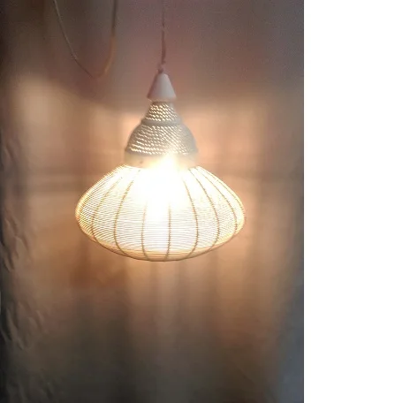 Потолочная подвесная белая лампа