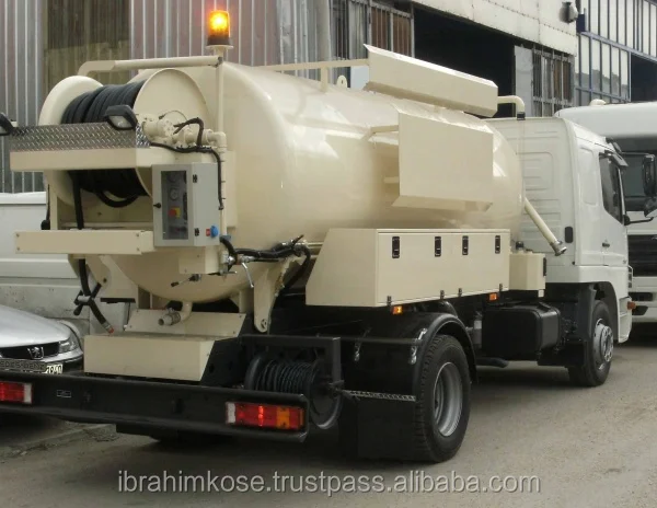 
 Грузовик для вакуумной очистки сточных вод  