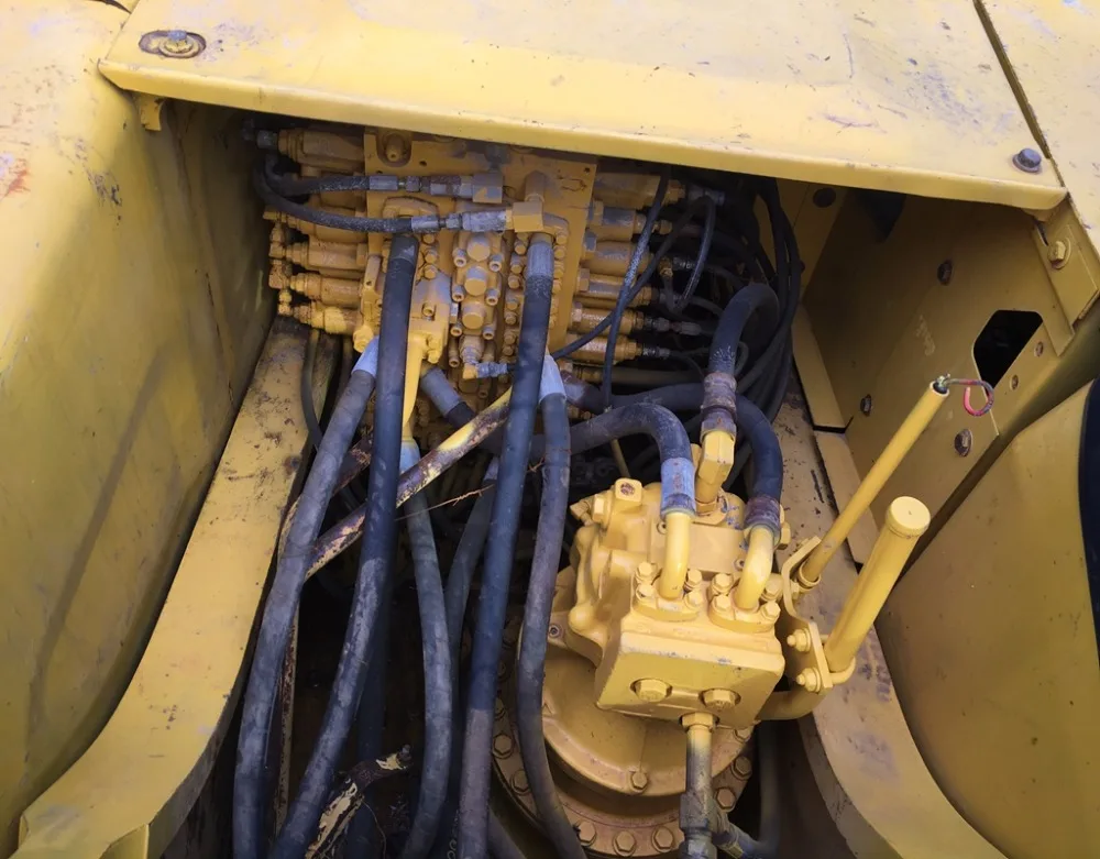 Strong Power Construction Equipment Komatsu PC300 Model for heavy work / Working Condition Excavator for sale