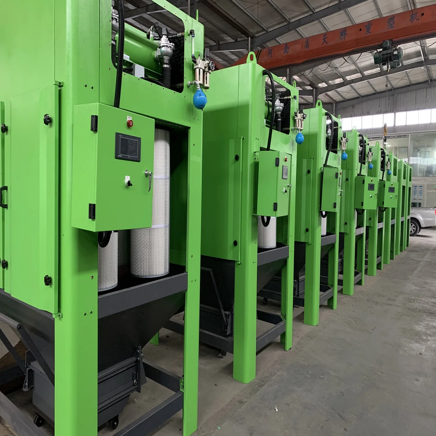 New Design 2183 L x 1313 W x 2574 H For Laser Cutting 780KG with Centrifugal Fans Filter Components Cartridge Dust Collector