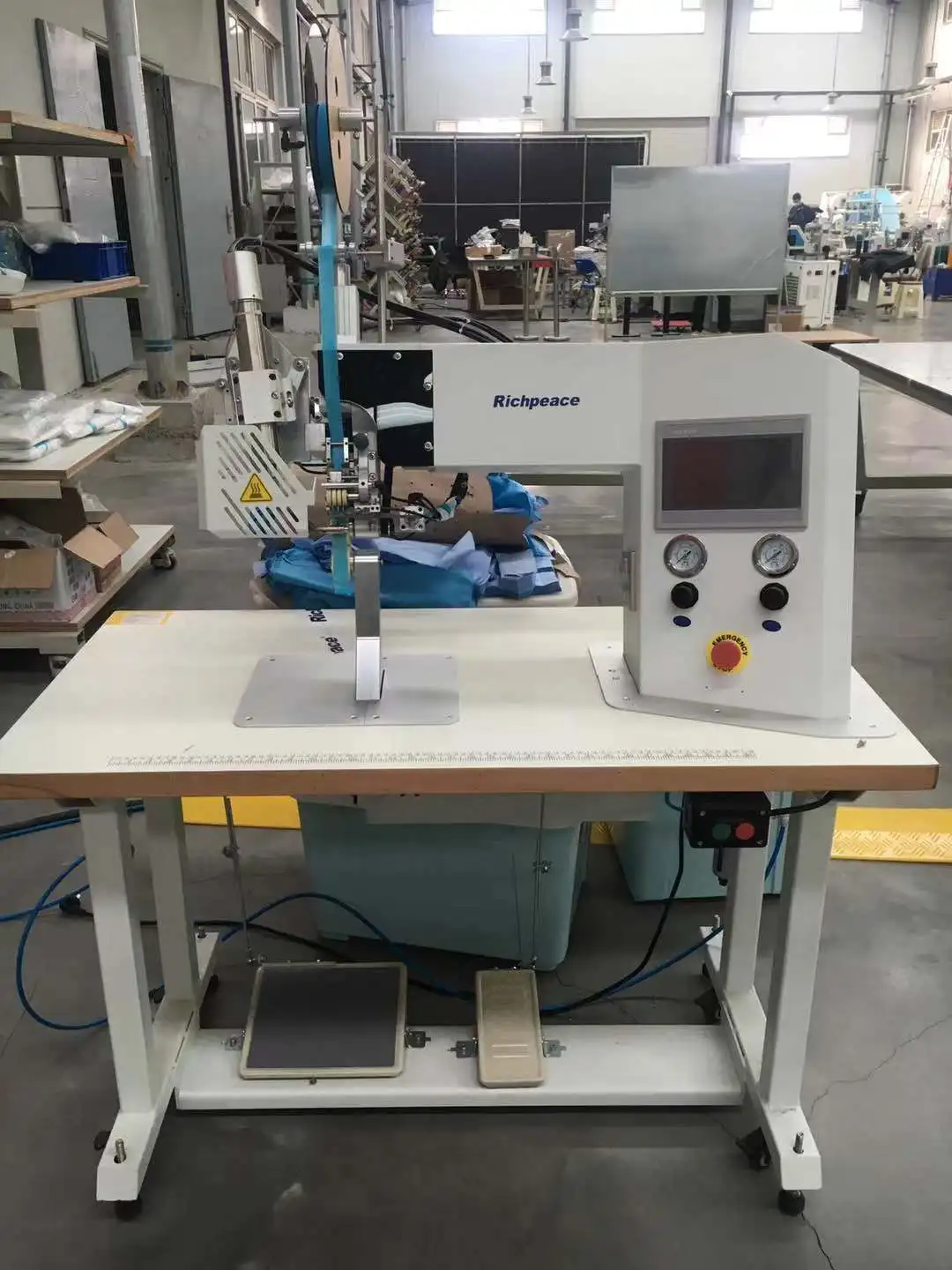 Машина для герметизации швов горячим воздухом Richpeace