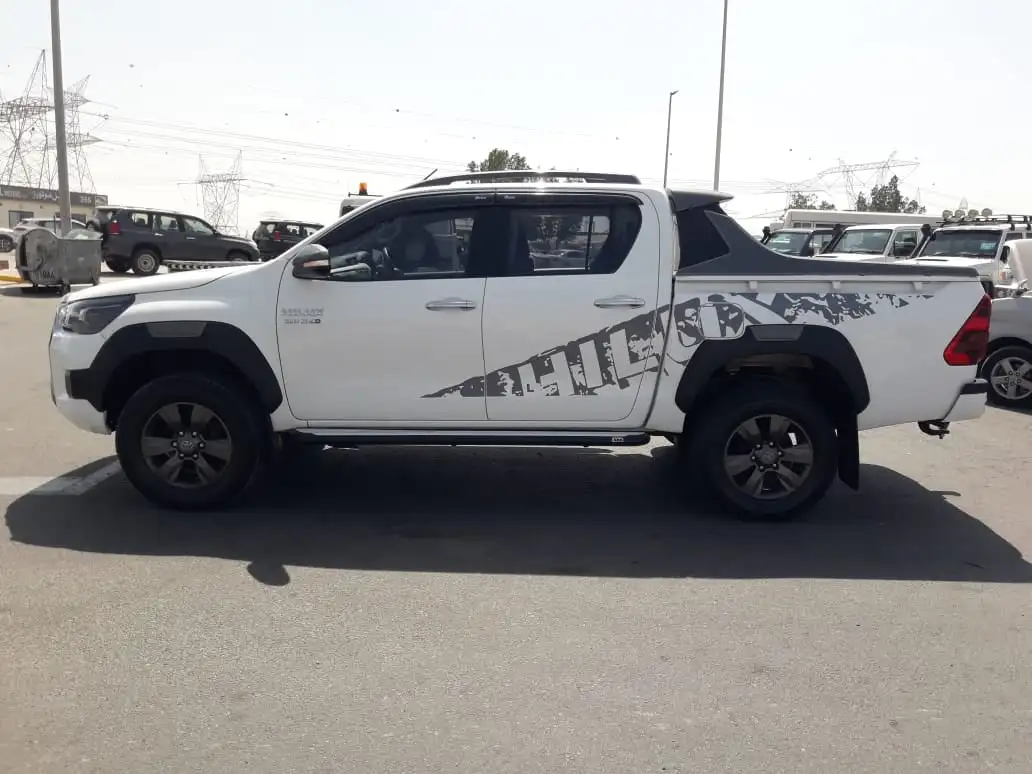 Подержанный 2016 TOYOTA HILUX AUTO 4X4 2.8L дизельный турбо FACELIFT до 2021 ROCCO комплект правого руля на выбор