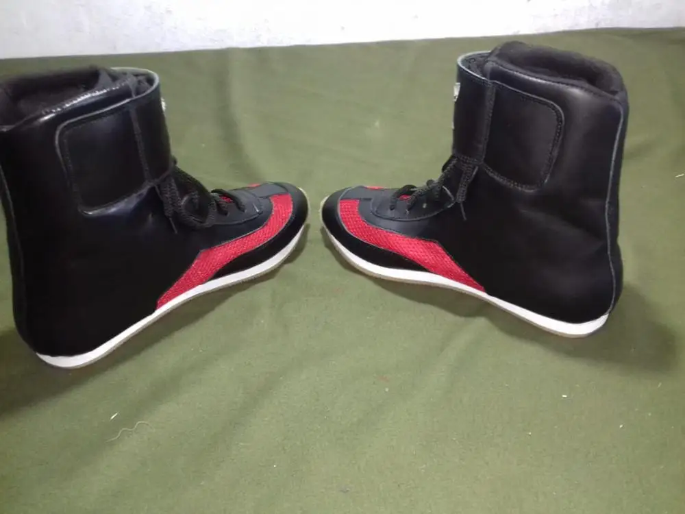 Boxing Shoes Custom by FR-1 Black and Gold Customized Logo