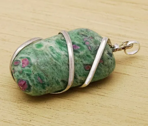 Оптовая продажа ожерелье из драгоценного камня Рубин фуксита подвеска мощный кулон ювелирные изделия кристалла лечебный камень