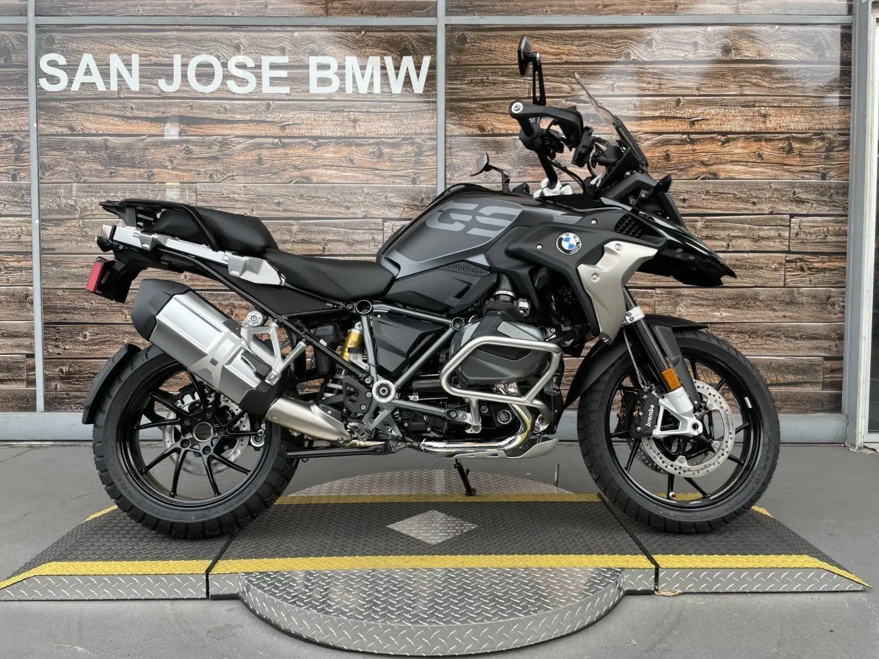Слегка использованные 2021 BMWs R 1250