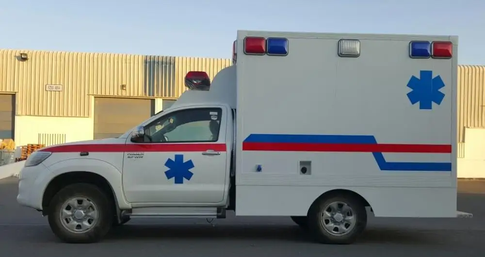 Ambulance for Factory Price Sale Hilux Box Type Ambulance White Color Ambulance Car