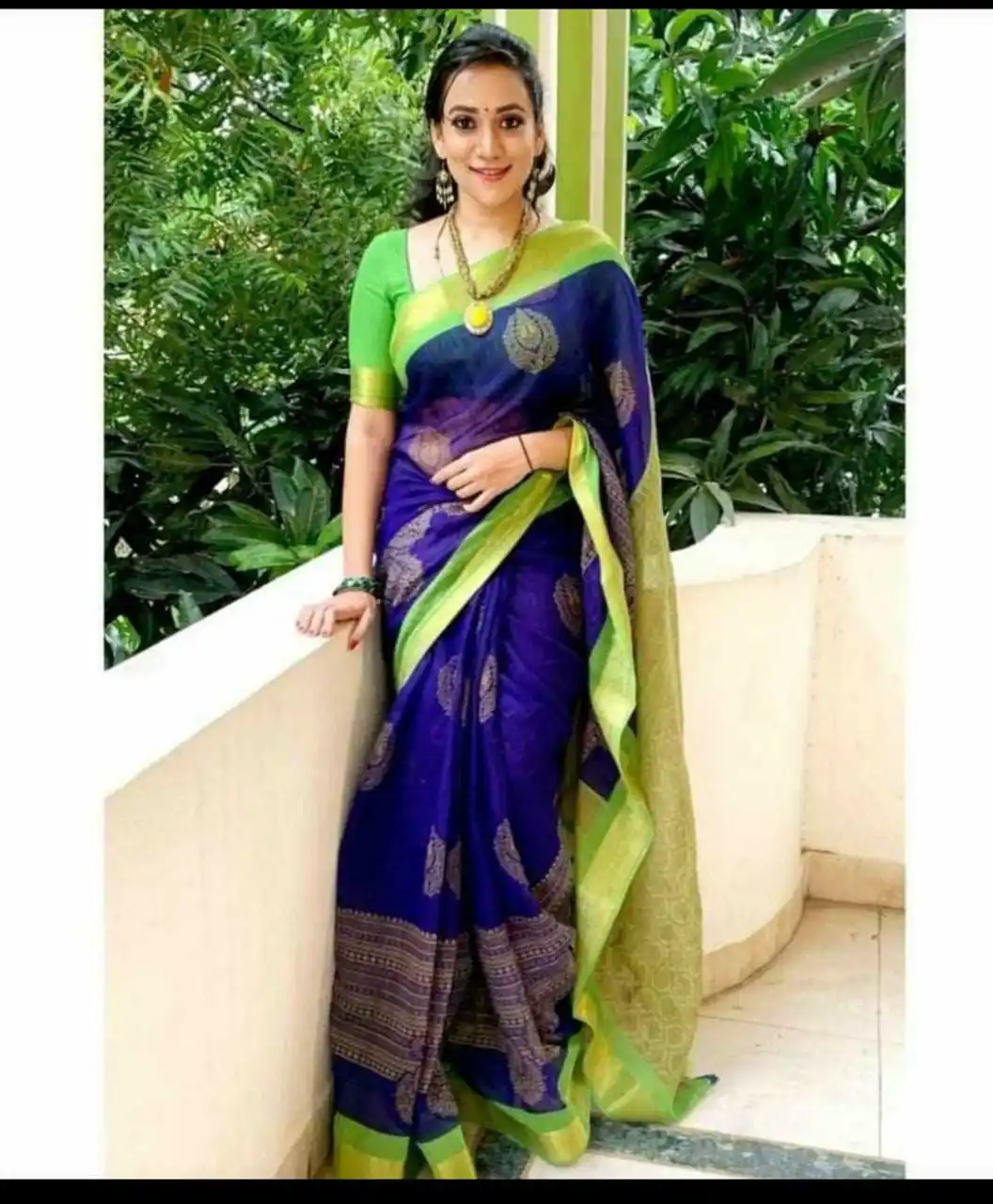 mind-boggling White color Print patta zari Sari with Blouse Pieces Design Saris 2022 Indian Traditional Wear wholesale price