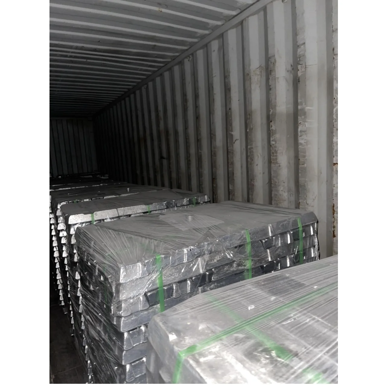 Vietnam Manufacturer 1000 Series Harsh Surface Minerals And Metallurgy 84% Purity Aluminum Alloy Ingot ADC 12