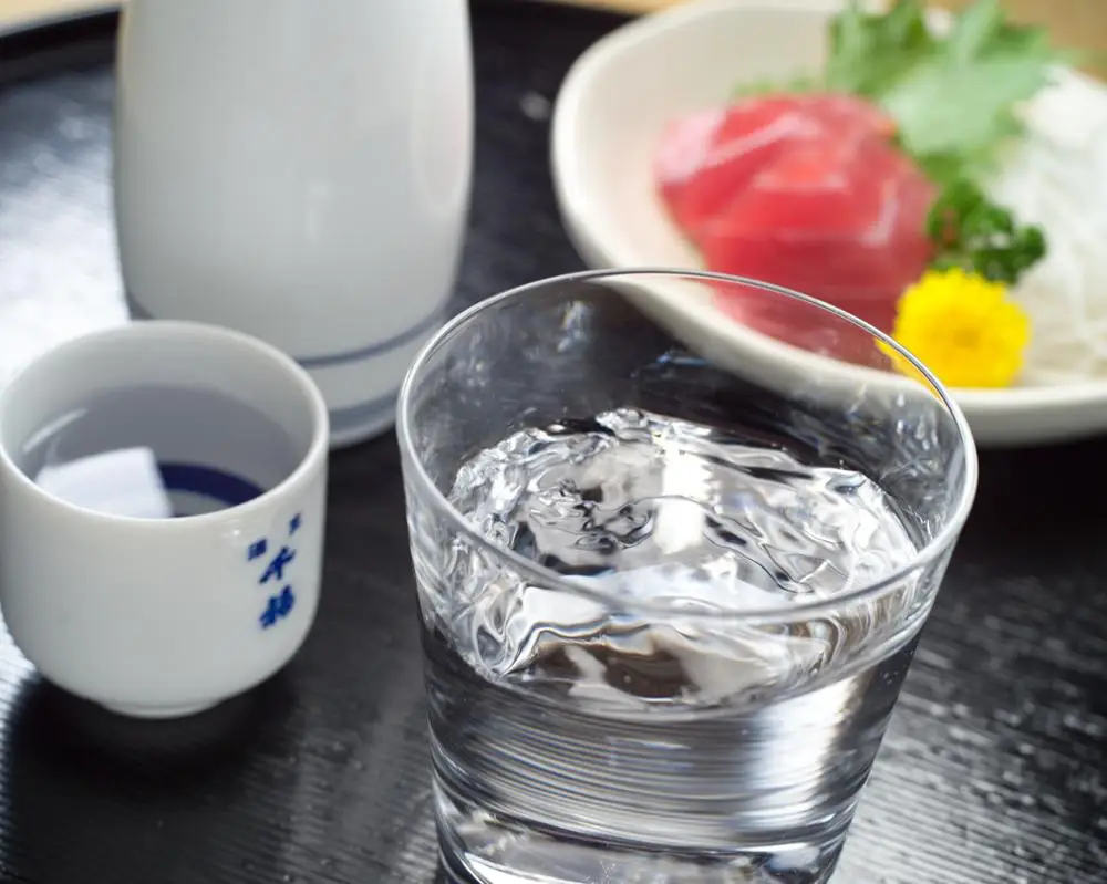 Kakutaru tokusen 1.8L weddings and festivals decorative health gift wine