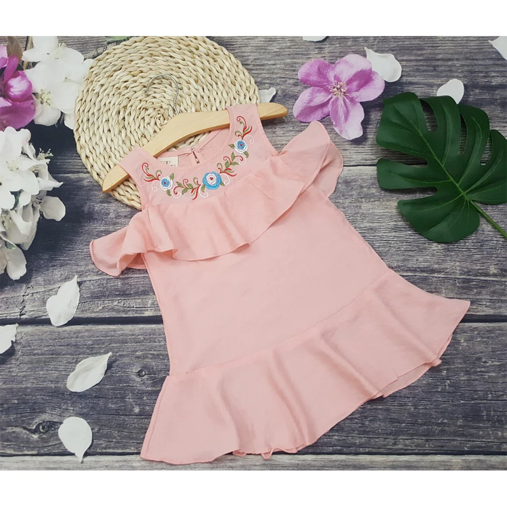 Детское летнее платье с цветочным принтом