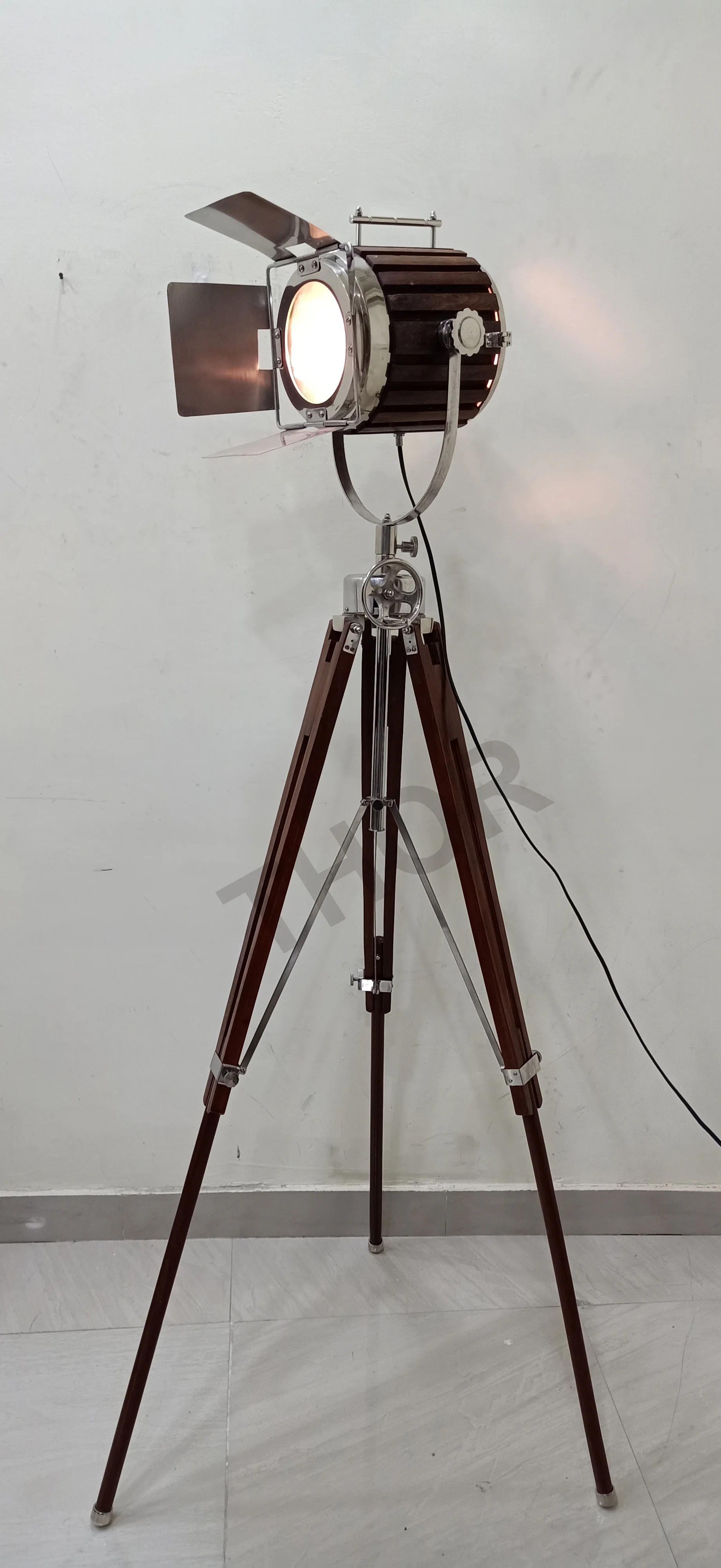 Modern Nautical Design Floor Lamp with Tripod Stand Brown Wooden & Chrome Finish 50W Spot Light for Living Room & Hotel