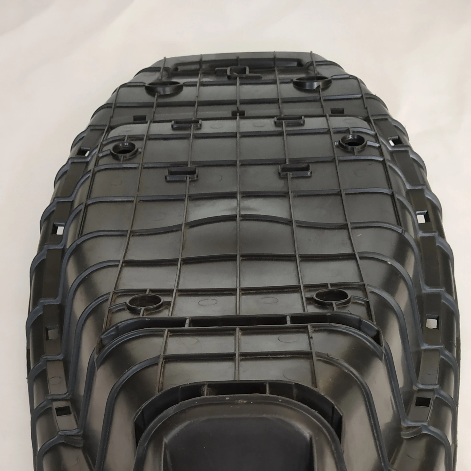 Automobiles Parts Indian Oem Supply Plastic Sand Casting Automobiles Spare Parts Seat Base for Bike