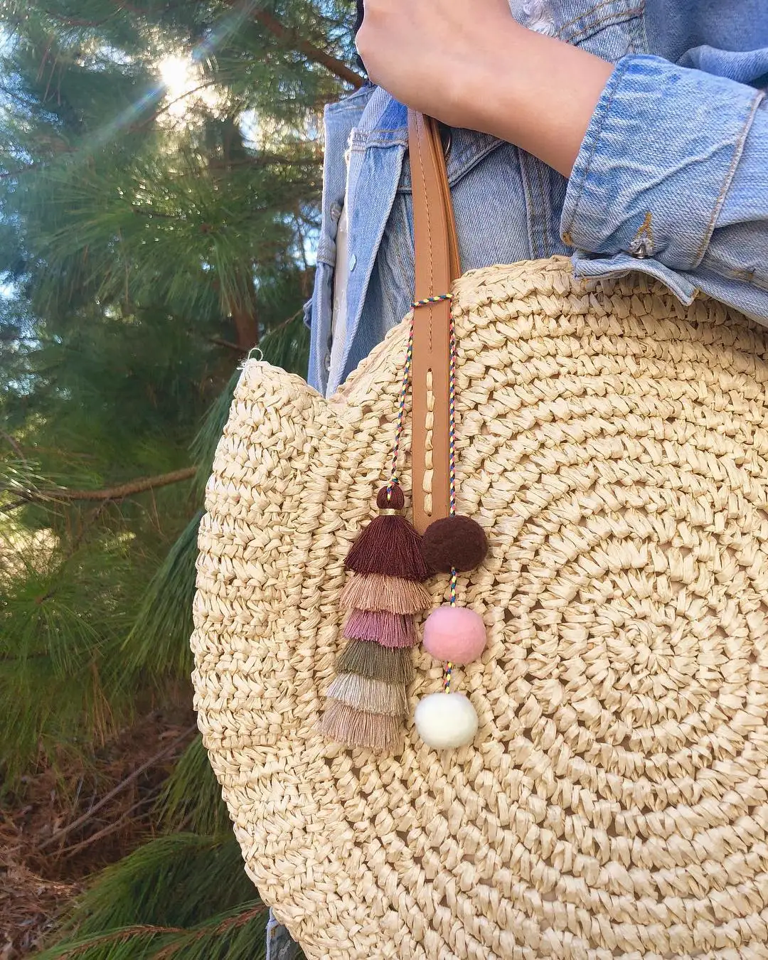 Hot trend summer seagrass shopping bag round hobo seagrass woven beach tote fashion sustainable