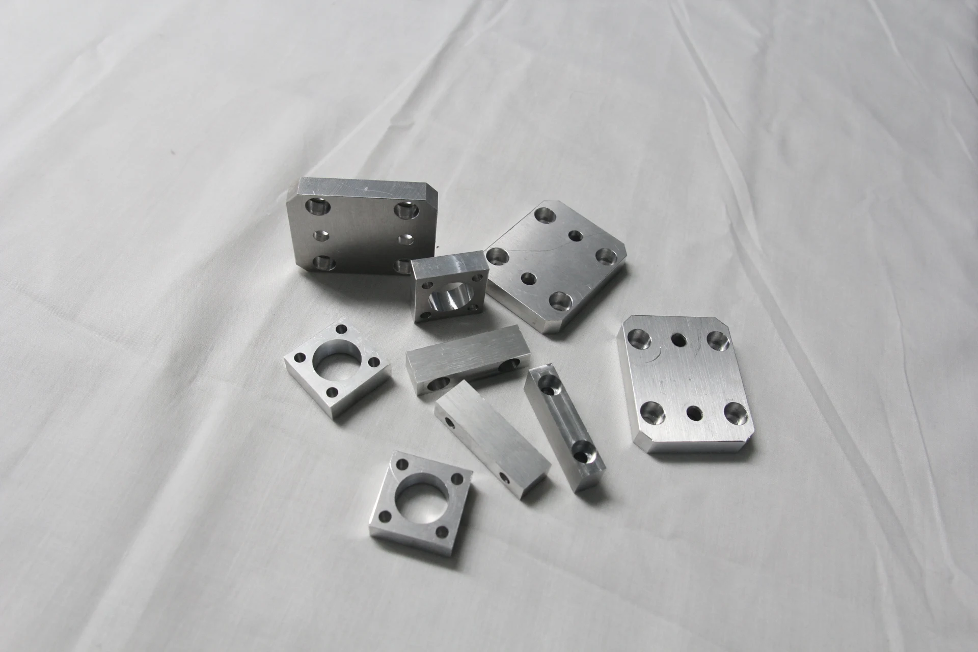 Customized High Precision CNC Machining Service CNC Milling Auto Parts OEM/ ODM CNC Machining Service