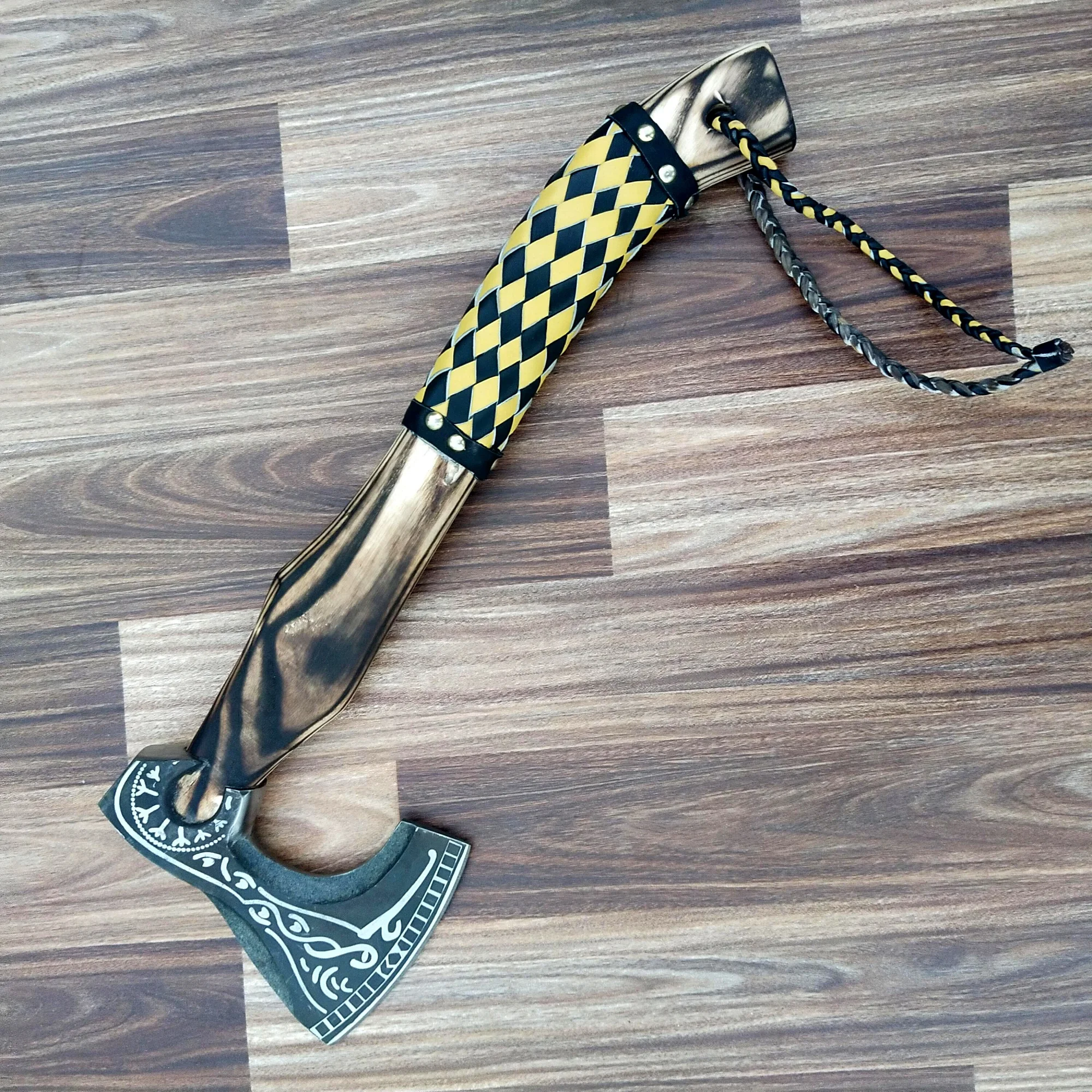 Custom Handmade Carbon Steel Viking Axe Bearded Axe Survival outdoor axe With wooden handle hot sale