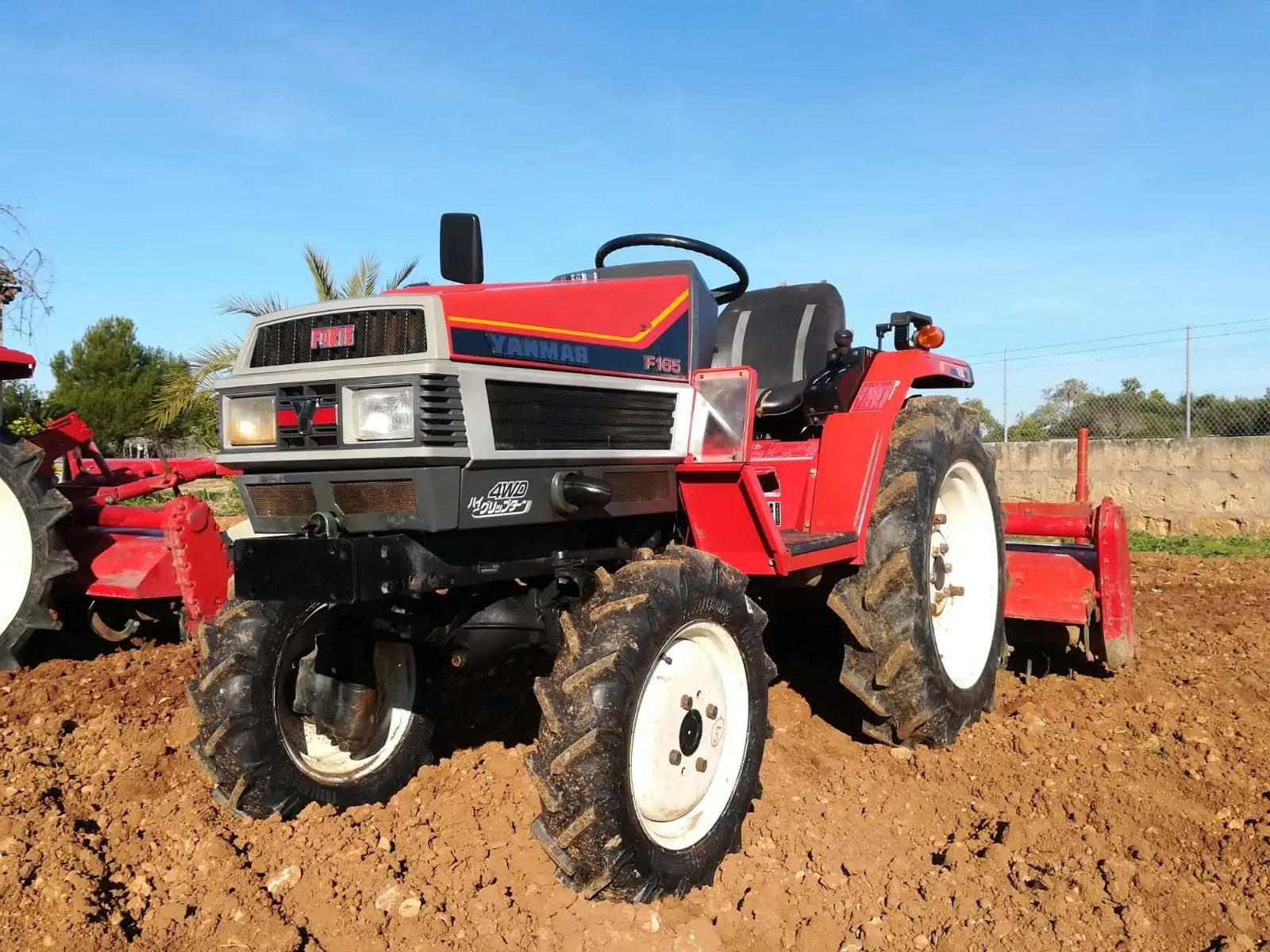 
HIGH QUALITY JAPAN YANMAR F165 TRACTOR WITH THE BEST PRICE 