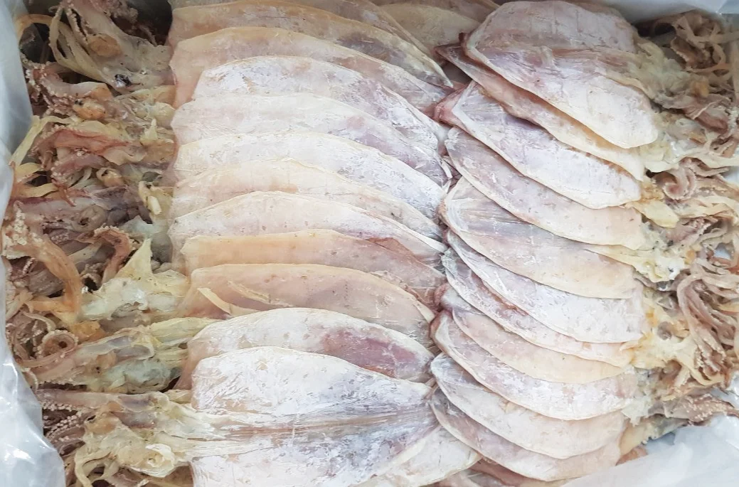 Good price - SKINLESS CLEANED SEAFOOD SNACK DRIED SQUID WITH HIGH QUALITY FROM VIETNAM ( Whatsapp: +84975262928, Helen)