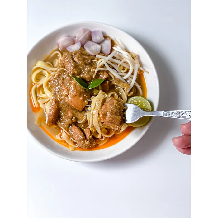 Best Seller Kowsoy Kai Soup Coconut Curry Soup with Chicken  from Thailand