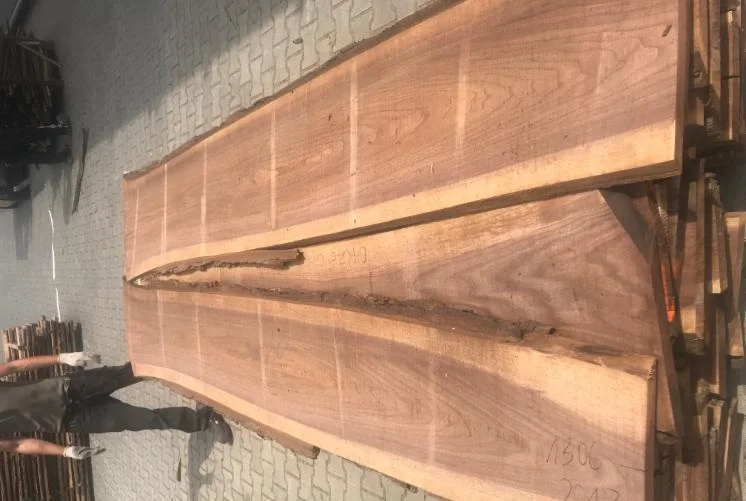 
Black Walnut/ White Oak On Edge Lumber, 10-15 mm For Sale 