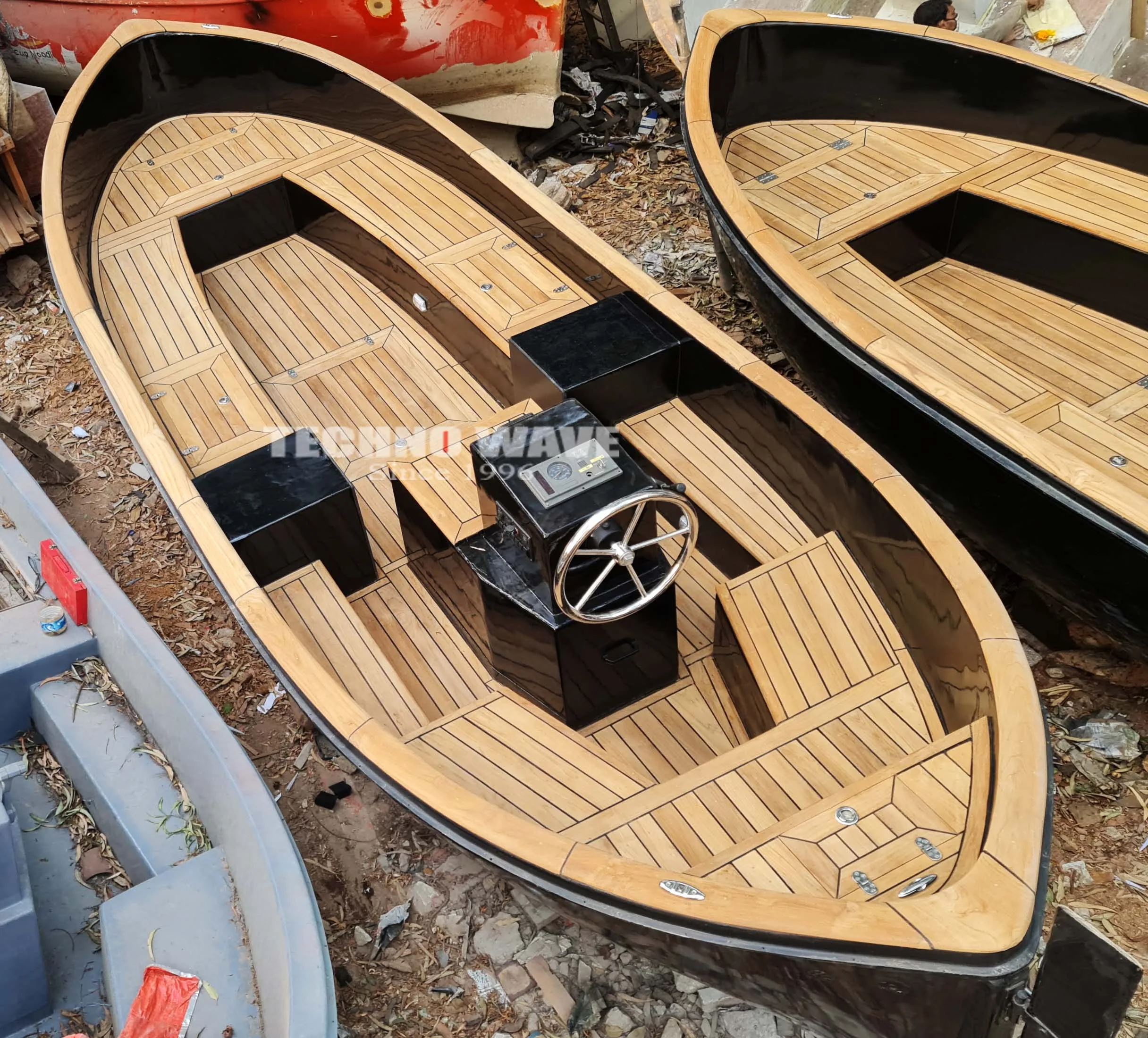 Роскошная лодка с изображением тикового дерева как голландский