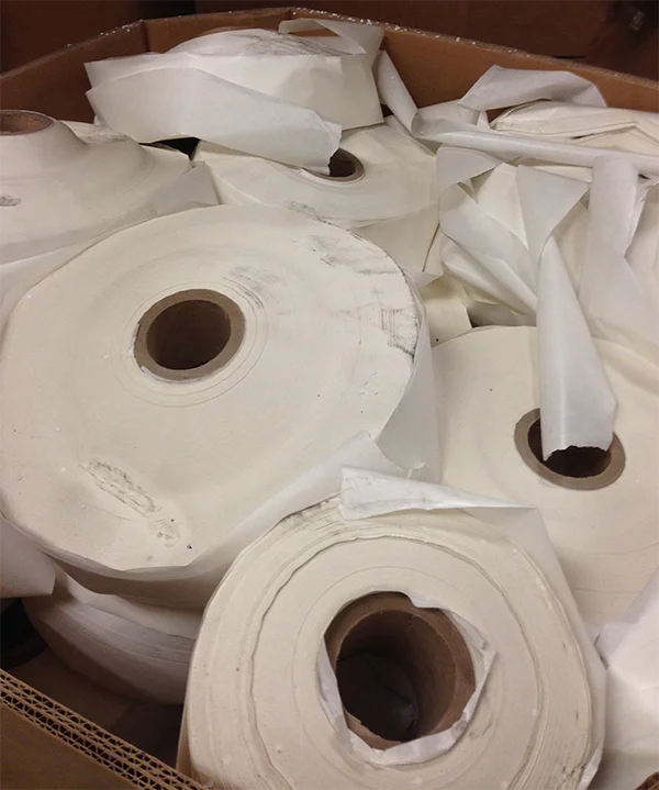 white tissue waste paper / Shredded Office paper scraps (SOP)  / waste white paper cutting