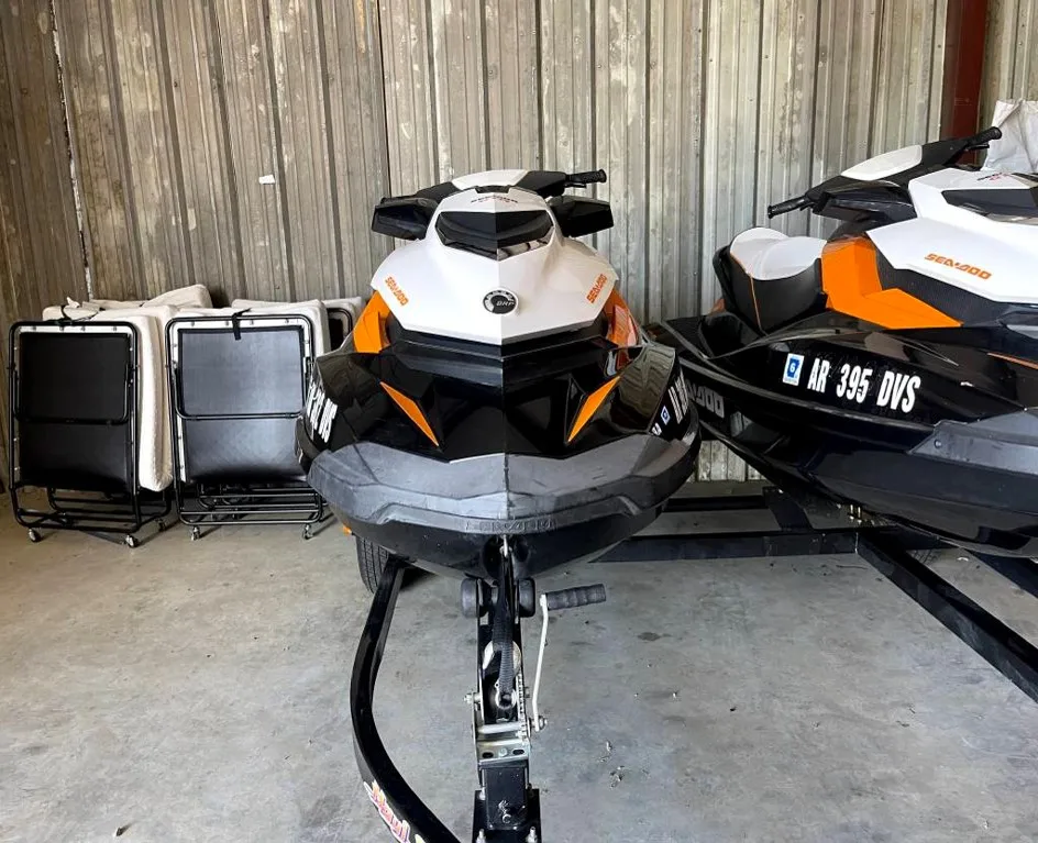 Высококачественный б/у Самый дешевый гидроцикл 2014 Sea-Doo на три места GTR 215 для