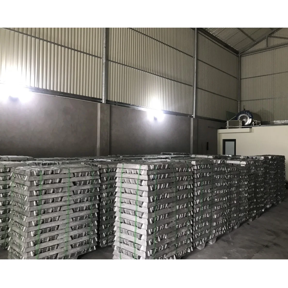 Le Bao Chau Minerals And Metallurgy 84% Purity Aluminum Alloy Ingot ADC 12 Exported Worldwide From Vietnam